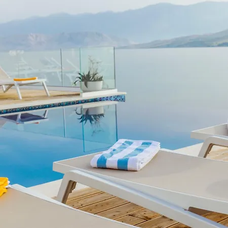 Plaza Hotel Pag Town