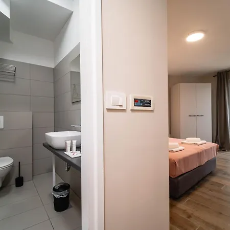 Plaza Hotel 4*