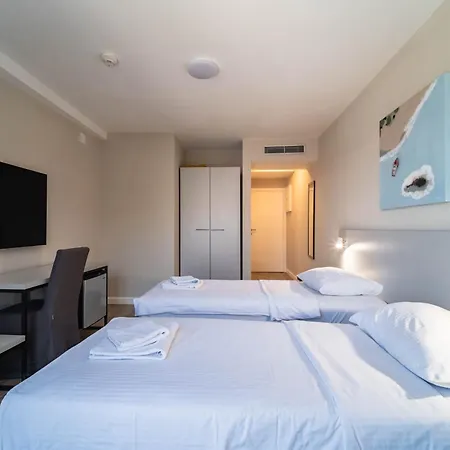 Hotel Plaza 4*