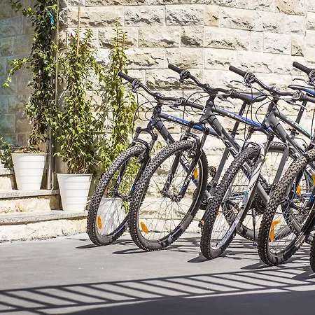 Plaza Hotel Pag Town