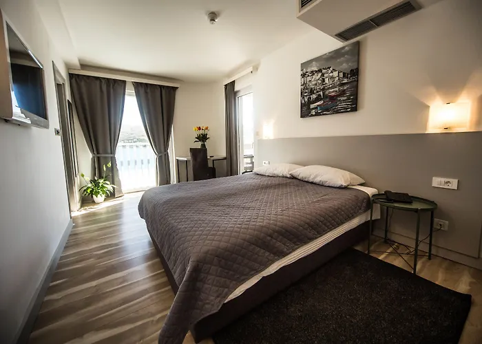 Plaza Szálloda 4*