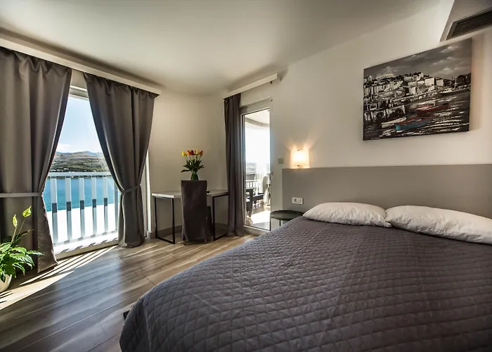 Szálloda Plaza 4*