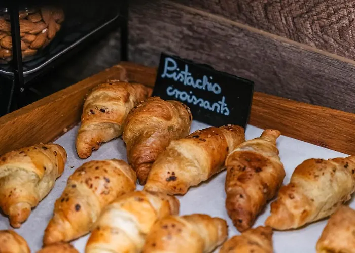 Plaza Hotel Pag Town