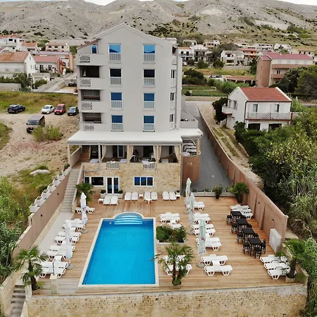 Plaza Hotel Pag Town