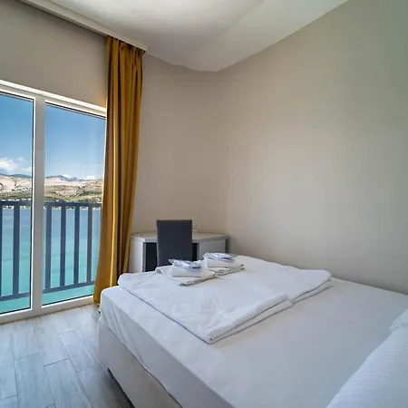 Plaza Ξενοδοχείο 4*