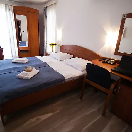 Plaza Otel