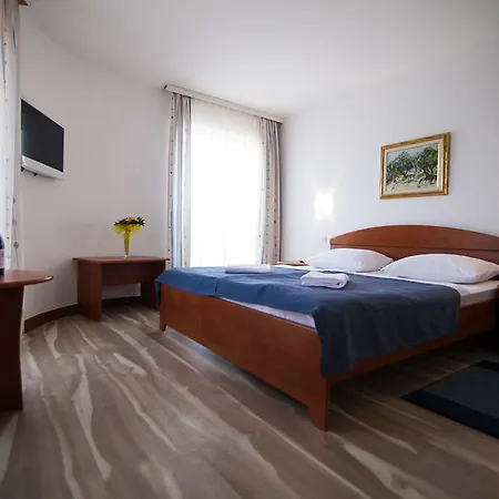 Otel Plaza 4*