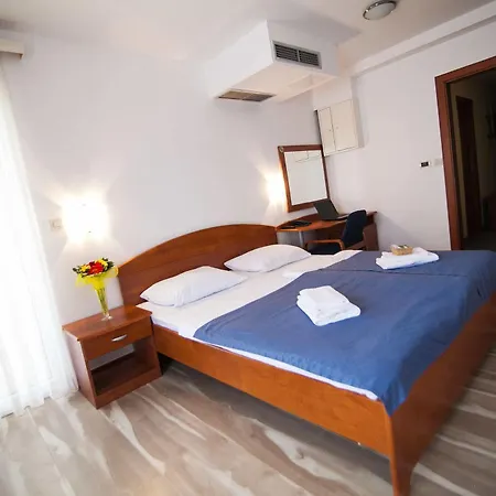 Plaza 4* Pag Town