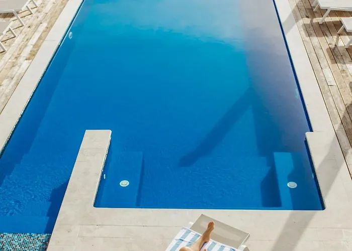 Plaza Hotel Pag Town