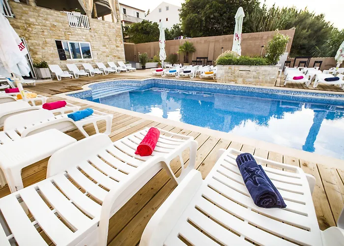 Hotel Plaza Pag Town