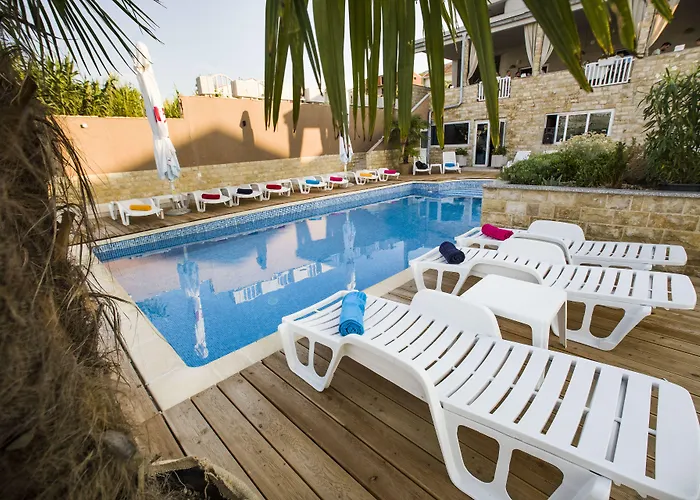 Plaza Hotel Pag Town