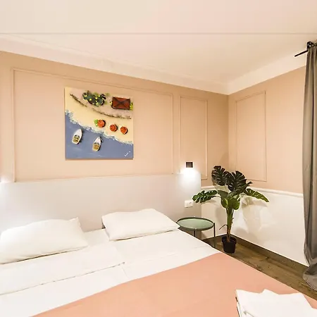 Plaza Hotel 4*